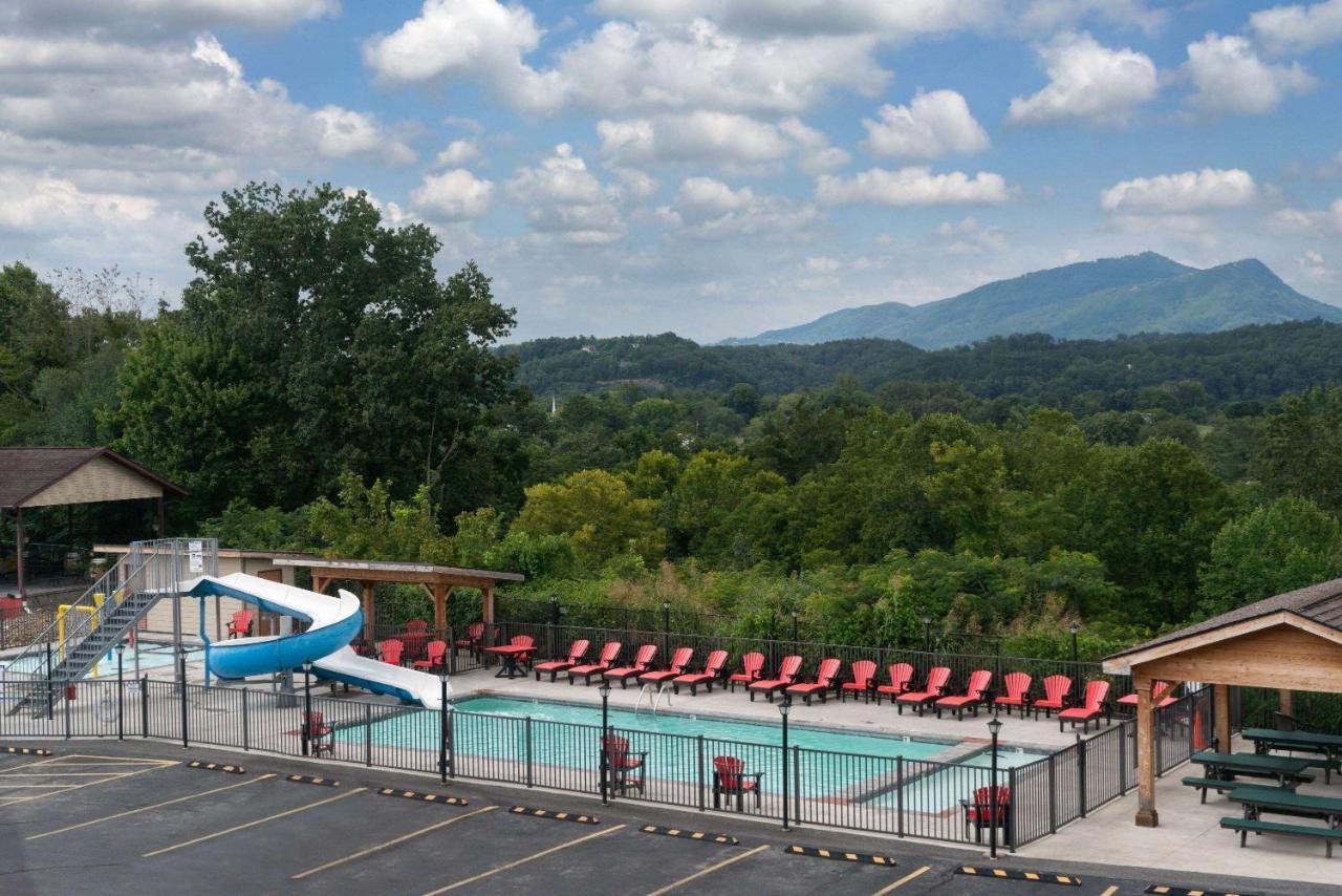 Howard Johnson By Wyndham Pigeon Forge Exteriér fotografie