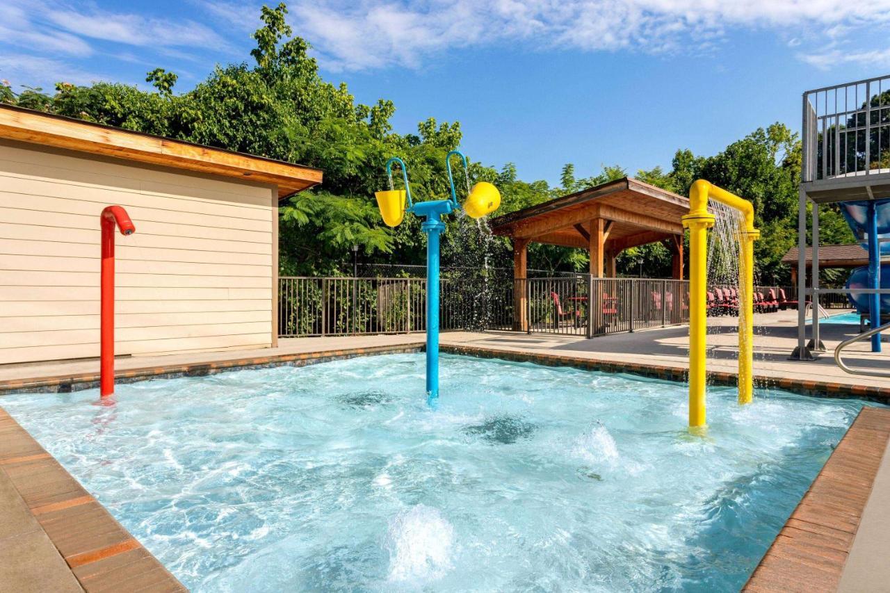 Howard Johnson By Wyndham Pigeon Forge Exteriér fotografie
